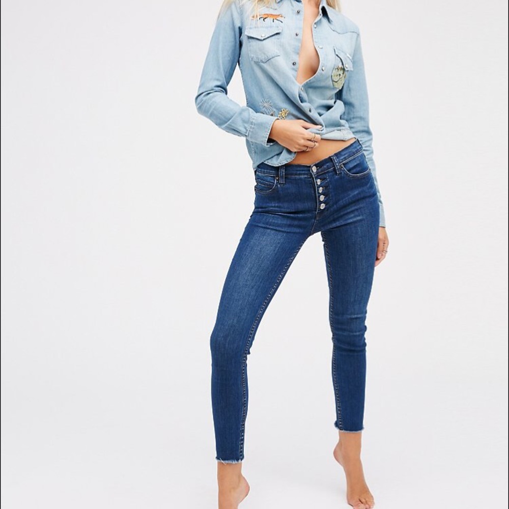 Reagan button front free people jeans size 24